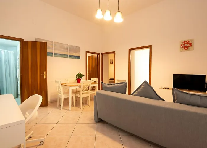 דירה Palazzo Auramaris ויאסטה